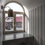 City Entrance Apartment