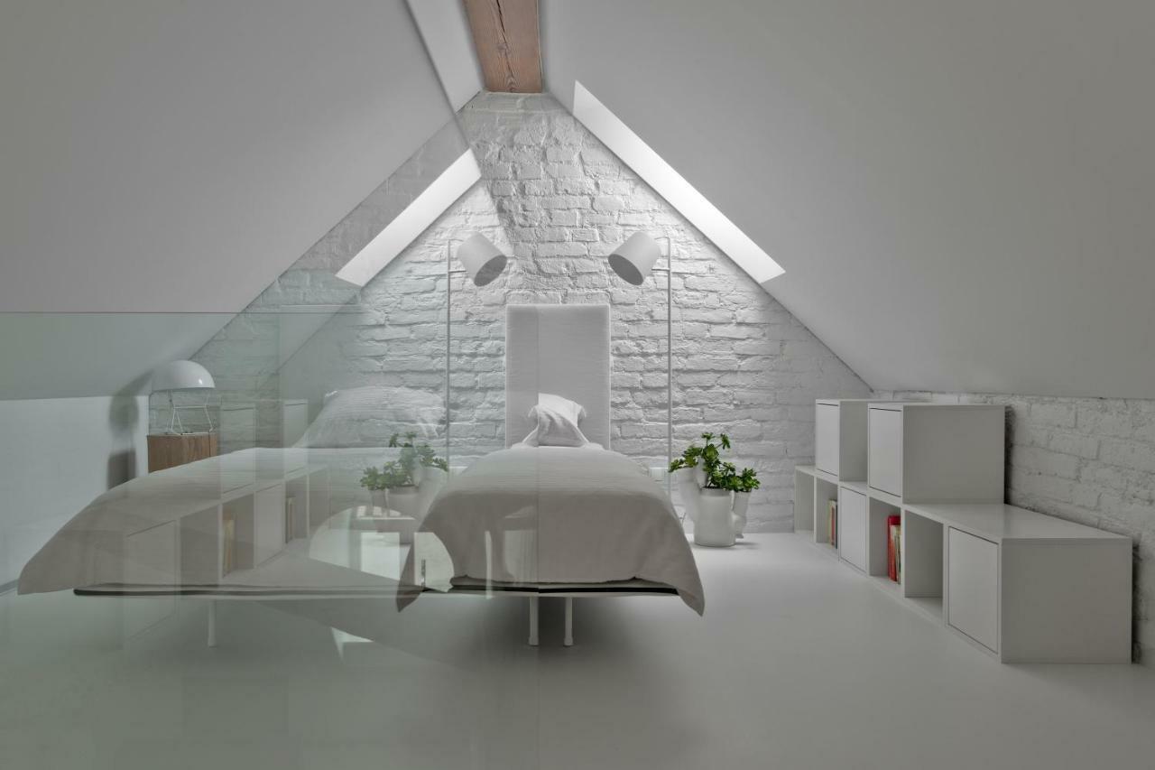 Entrance Apartment *
