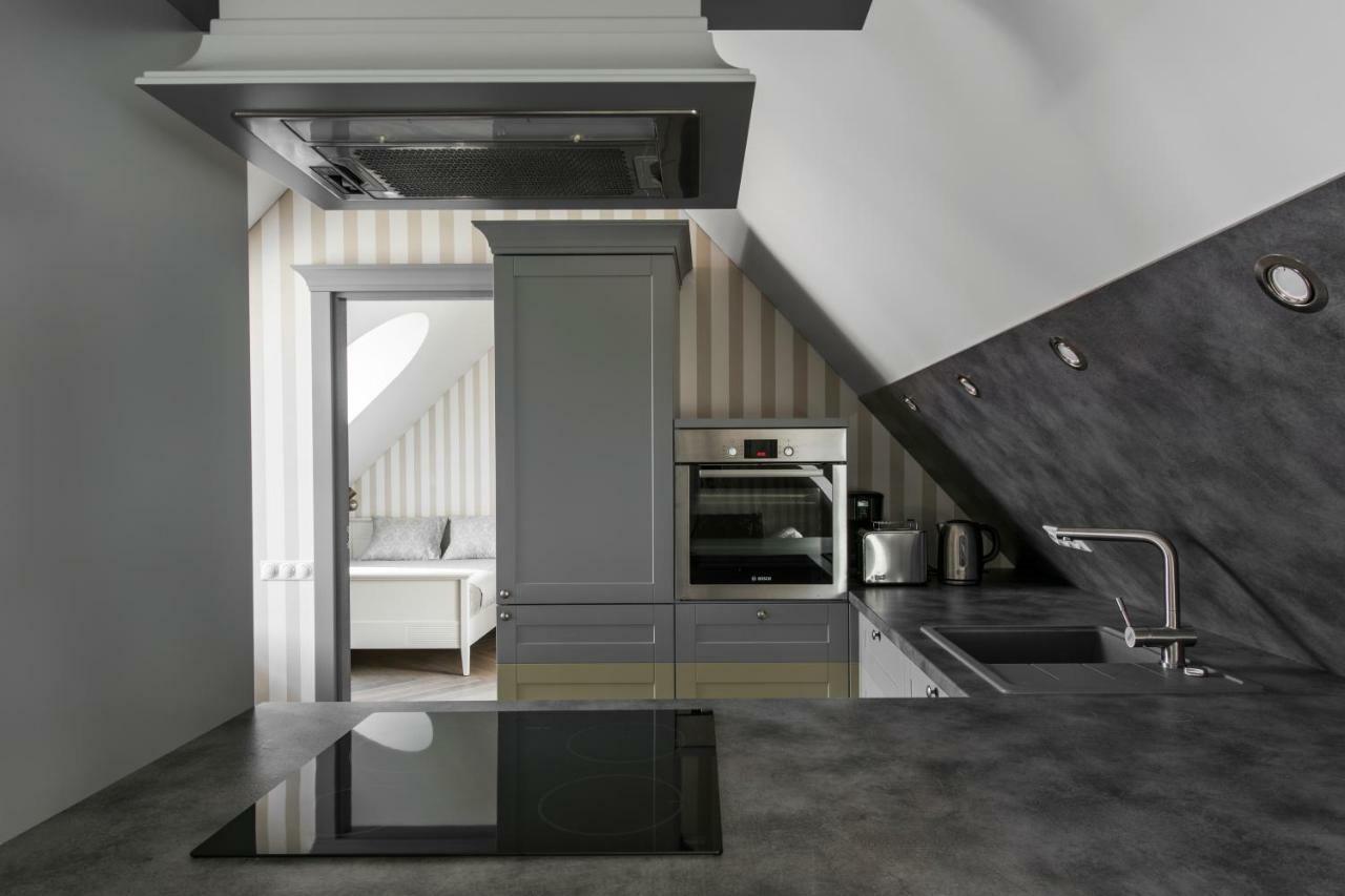 Entrance Apartment *